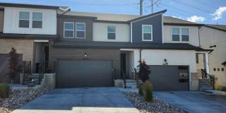 Spacious 3-Bedroom Bluffdale Townhome Gallery 1