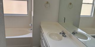 Very nice 3 bed + office, in Berkley Addition in west Norman! Gallery 11