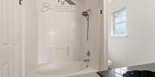 LIMITED-TIME MOVE-IN SPECIAL: Receive two weeks of free rent with an approved application and lease start by August 15th! Gallery 14