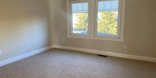 515 Jackson Avenue Gallery 10