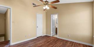 2 Bedroom 2.5 Bath 2 Car Carport - town house Gallery 13