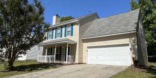 Updated 4 Bed Home in North Charlotte Gallery 1