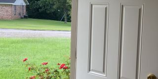 102 Lynoak St Gallery 1