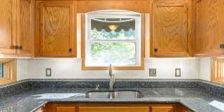Pet Friendly Three Bedroom! Gallery 9