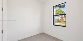 4402 E 19th Street Gallery 11