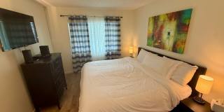 Beatifully updated Beach condo FULLY FURNISHED ANNUAL RENTAL 2/2 Gallery 26