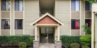 Available Now - 2BR/1.5BA Condo in Kirkland Gallery 1