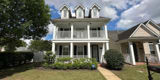 Large 3 bd 2.5 bath with all new paint! Fenced in yard and screened in porch!! Large 3 bd 2.5 bath with all new paint! Fenced in yard and screened in porch!! Gallery 1
