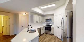 9th St Apartment Gallery 10
