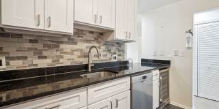 Prime West End/Foggy Bottom Luxury! Gorgeous 2BR/2BA with Private Outdoor Space + Included Parking! Gallery 9