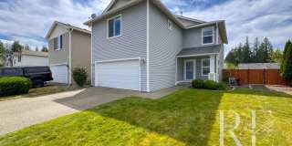 Beautifully Maintained Home with Spacious Loft, Walk-In Closets & Manicured Backyard Gallery 1