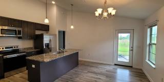 Ten Acre Terrace 3 bedroom 2 bath home w/2 car garage Gallery 10