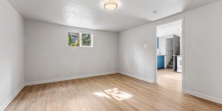 Lower Level Unit in Englewood! Gallery 10