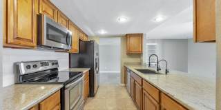 5-Bedroom Tempe Home with Private Pool, Guest House & Garage Near ASU Gallery 6