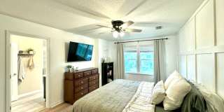 Beautiful Townhome in a perfect location Gallery 9