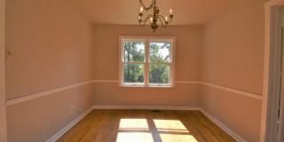 4 bed/3.5 bath, half acre lot, 100 yards from Memorial Stadium! Gallery 4