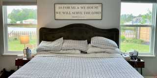 5 bedroom home with fenced in yard!!! Gallery 33