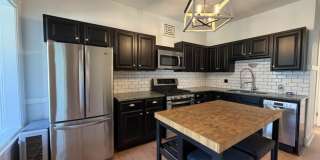 4335 North Damen Ave. Gallery 7