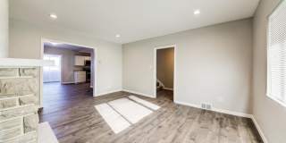 Stunning 3 bedroom home in Brookline available July 1! Gallery 17