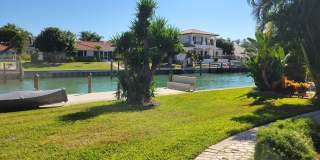 Short term starting Jan. 1, 2027 only BIRD KEY Large 4/3 canal home with heated pool Gallery 24