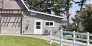 Charming Fully Furnished Studio Cottage in a Peaceful Country Setting Gallery 1