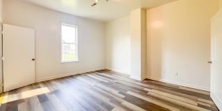 608 Halifax St Gallery 9