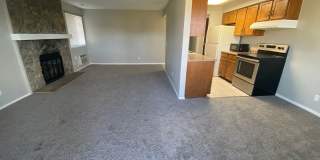 Large 2 bed 1 bath Top Floor Condo Gallery 24