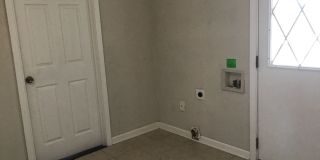 Single Family Home 3 beds 2 full bath Available Now! Gallery 8