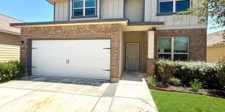 *MOVE IN SPECIAL* Comfort & Convenience – 2-Story Home with Fenced Backyard! *MOVE IN SPECIAL* Comfort & Convenience – 2-Story Home with Fenced Backyard! Gallery 1