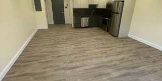 Huge updated studio the size of most 1 beds!! Gallery 5