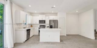 2430 SE 10th Ct Gallery 10