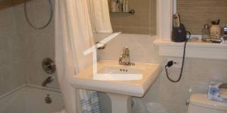 Huge, luxury 2 bed penthouse in South Boston! Gallery 7