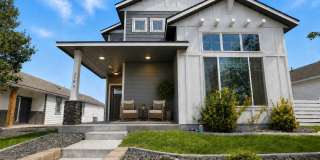 Pet Friendly South Richland Home with Bonus Loft Gallery 1