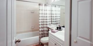 Addison Place Apartments Gallery 11