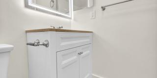 5225 De Longpre Ave. Gallery 27