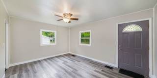 Cute Remodeled Two Bedroom 1 Bathroom Bungalow! Gallery 4