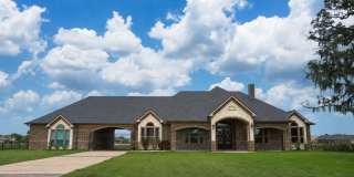 527 Lily Lane Gallery 1