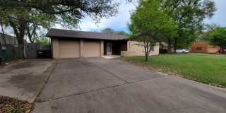 College Station - 3 bedroom / 2 bath / 2 car garage house with fenced in back yard. Gallery 3