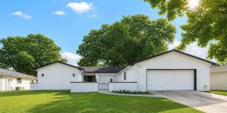 621 ASHBERRY Lane Gallery 1