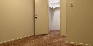 UPSTAIRS 2 BED UNIT IN ROSEVILLE!! Gallery 14