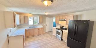Spacious 5bd single family home | Off Street Parking | Updated kitchen Gallery 1