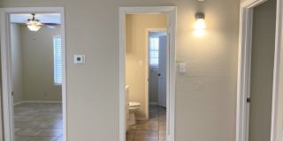 117 N Glenwood Drive Gallery 10