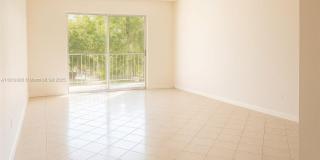 11905 NE 2nd Ave Gallery 1