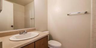 CUTE 2 BEDROOM CONDO! Gallery 14