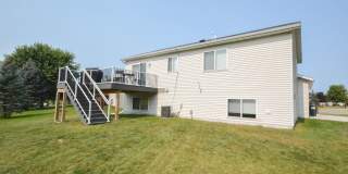 Gorgeous 4br home on nice lot with no backyard neighbors! Gallery 17