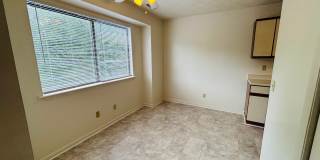 2 Bedroom, 2.5 Bath Townhouse Gallery 7