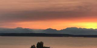 Stunning Sound & Olympic Mountain View Home in North Admiral Gallery 48