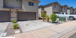 Pet friendly 3 Bedroom Townhome in Washington! Gallery 11