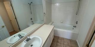 Spacious townhome with great views Gallery 27