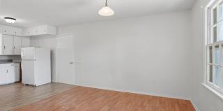 Close to Downtown Athens! Established neighborhood! Gallery 8